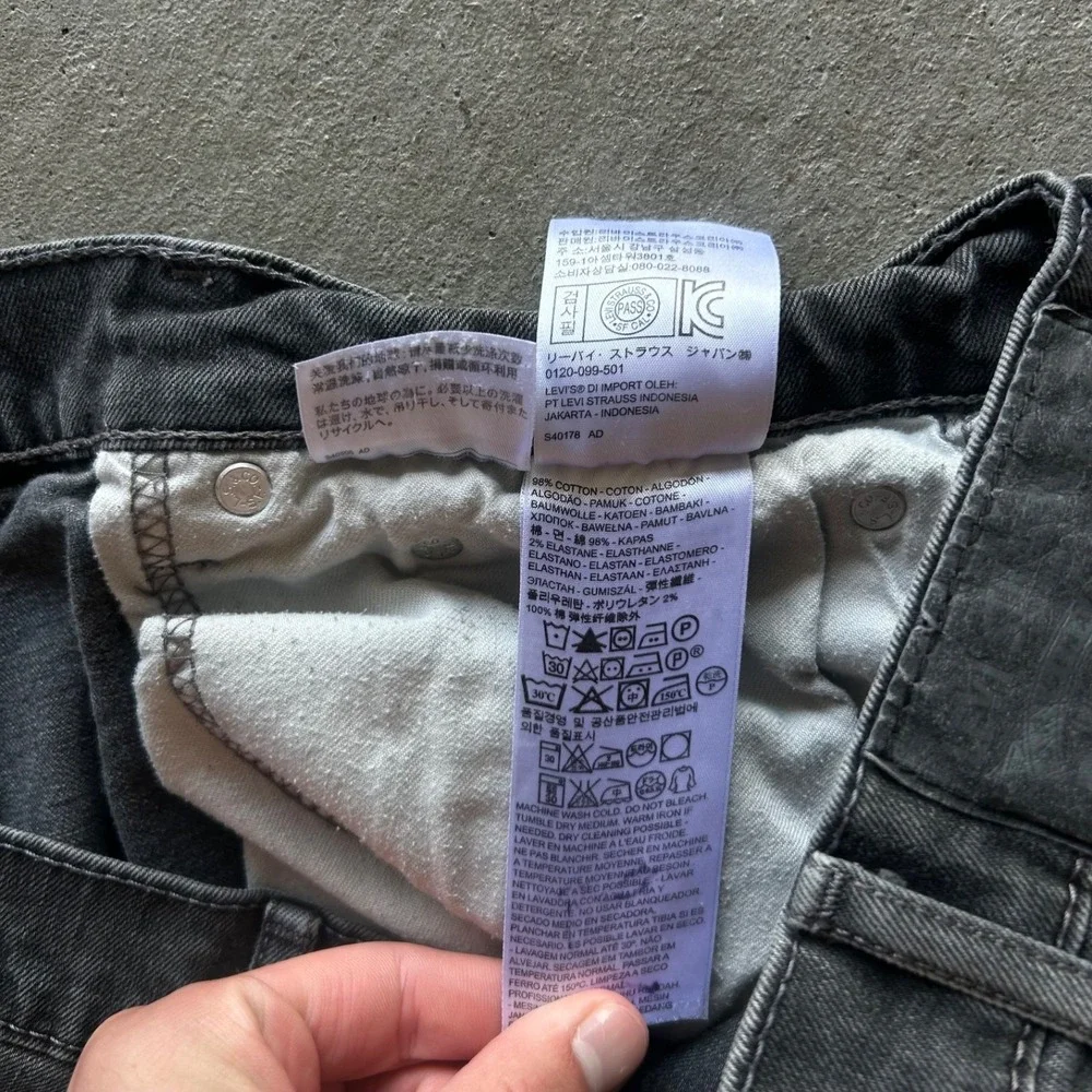 Vintage Levis 569 Jeans Size 38x32 Black Dark Wash Denim Loose Straight Fit